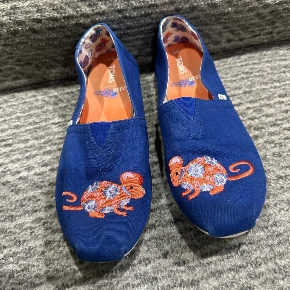 TOMS Classic Womens Size 10
Shoes Navy Chinese Year Of The Rat 2020 Slip On Flat - Picture 1 of 7